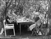 Barnkoloni - måltid utomhus, Sandika, Harg socken, Uppland