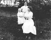 Stående: ElinBerta Johansson med dotter Svea.