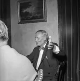 Reportage från pappersbruket Papyrus pressvisning i Mölndal, 29/8 1955. Marcus Wallenberg Jr.