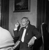 Reportage från pappersbruket Papyrus pressvisning i Mölndal, 29/8 1955. Marcus Wallenberg Jr.