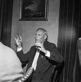 Reportage från pappersbruket Papyrus pressvisning i Mölndal, 29/8 1955. Marcus Wallenberg Jr.