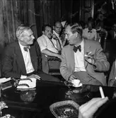 Reportage från pappersbruket Papyrus pressvisning i Mölndal, 29/8 1955. Mannen till vänster är Marcus Wallenberg Jr.