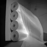 Pappersrullar från pappersbruket Papyrus i Mölndal, 30/12 1957.