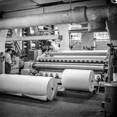 Man i arbete vid rullstol PM12 på pappersbruket Papyrus i Mölndal 5/12 1959.