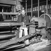 Spindel till kartongmaskinerna på pappersbruket Papyrus i Mölndal, 16/2 1963. Ny konstruktion av förman Idor Johansson.