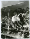 Stockholm. 
Sittande kvinna. 1901.