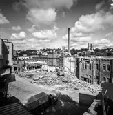 Rivning av byggnad nr 9, 10 och 11 på pappersbruket Papyrus i Mölndal, 17/6 1964.