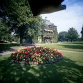 Pappersbruket Papyrus disponentbostad sedd från trädgården. Mölndal, september 1965.