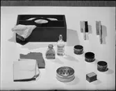 SKOR SAMT SKOGREJOR, ATELJE OCH PÅ RÅDA KORSETS BYTESCENTRAL