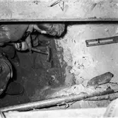 Byggnad 19 på pappersbruket Papyrus i Mölndal, 16/7 1966. Förstärkning av bjälklag genom megapålning.