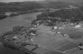 Flygfoto över Hövik vid sjön Bunn i Jönköpings kommun. Nr 970/1965