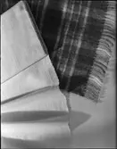 VÄVSTOLAR OCH HEMVÄVDA TYGER HOS FRU ISACSSON