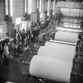 Fabriksvisning för Papyrus anställdas anhöriga. Pappersbruket Papyrus i Mölndal, 10/10 1970.