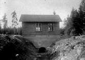 Kraftstationen i Gårdsjö.
Augusti 1913.