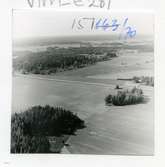 Västerås, Brottberga.
Flygfoto över området öster om Brottbergaåsen. 1970.