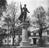 Gävle stad – Väster. Gustaf Wasa-statyn i Kvarnparken.
