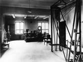 Forsbacka jernverk. Laboratoriet, provningshallen. Foto: Carl Larsson, 1920-talets början.