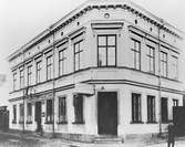 Gävle stad - Söder, ”Gamla Gefle”. Kvarteret Målaren,Västra Islandsgatan 8. Lokaler för Arbetarrörelsen 1891 till den första april 1918.
