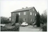 Västerås, Iggebygärdet.
Bostadshus i kv. Ugglan 1528 CC, Vallgatan 7. 1972.
