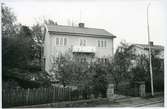 Västerås, Iggebygärdet.
Bostadshus i kv. Ugglan 1528 CI, Vallgatan 28. 1972.
