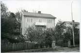 Västerås, Iggebygärdet.
Bostadshus i kv. Ugglan 1528 CI, Vallgatan 28. 1972.