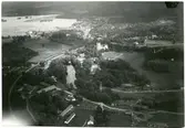 Skinnskatteberg sn, Skinnskattebergs kn, Skinnskattebergs samhälle.
Flygfoto över Skinnskattebergs samhälle, 1927.