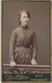 Troligtvis Anna Adelaide von Horn, gift von Rettig med sin kusin. Dotter till Adéle Rettig.
