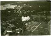 Skinnskatteberg sn, Skinnskattebergs kn.
Flygfoto över Skinnskattebergs kyrka, 1922.