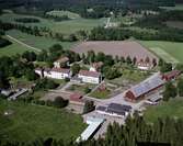 Flygfoto över Segerstad i Reftele, Gislaveds kommun. Jönköpings län 340/1968