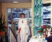 Lucia med följe, övre hallen i Brattåshemmets entré, december 1979. Namnuppgifter saknas.