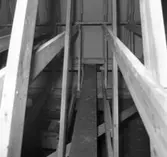 :: Båt nr 4 typ Landsort under byggnad i plastverkstaden\\\\anm neg ingår i en serie om 68 st varav endast 5 st scannats, detta är neg nr V 99271 /gp