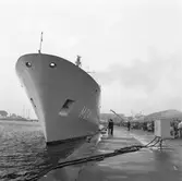 Minfartyget lämnar varvet inför långresa