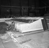 Norska Ses-en i plastverkstan och båt nr 2 i mellanhallen