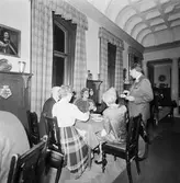 Bertil Blomstergren avtackas av marinen och Karlskrona kommun