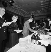 Bertil Blomstergren avtackas av marinen och Karlskrona kommun