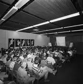 VD Hans Frisk arbetsplatsträff i matsalen