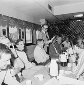 Tage Johansson televerkst. avtackas för pension