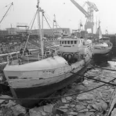 Fiskebåtar i docka II