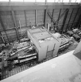 Översiktsbild av ubåtssektioner i skrovhallen