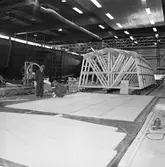 RIbbspantformen på bädden till stridsbåt 90 S i plastverkstan