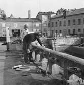 Arbetsbilder från indockning av ubåt i docka 5