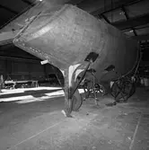 Lyft av skrovformen segelbåten Rhapsody plastverkstan