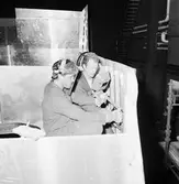 Arbetsbilder i skrovhallen