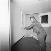 Arbetsbilder ombord på isbr. Tor