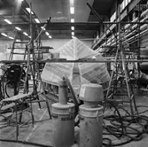 Stridsbåt CG13 i plastverkst.