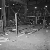 Arbete med krigsbroar i plåtv.