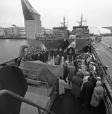 M 76 Ven överlämnas till Marinen