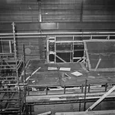 Arbete med testriggen i plastverkstan