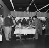 Jullunch för alla anställda i matsalen k-v nytt