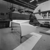 Sprutmålning av tågfronten till höghastighetståg